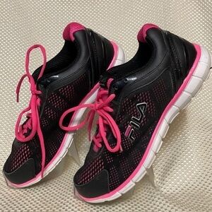 𝅺fila Women's Run Shoes Blk & Pink Sz 10